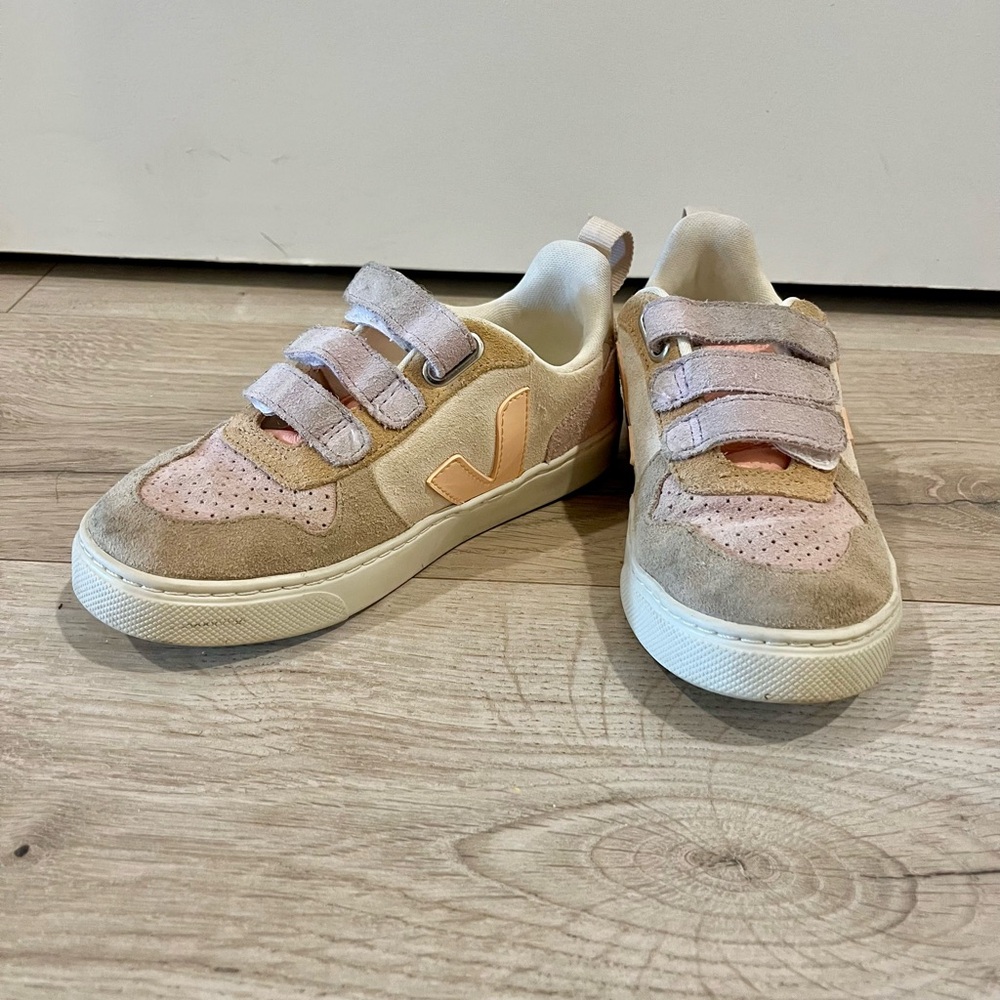 Veja Kids V-10 Velcro Sneakers - Pink and Tan